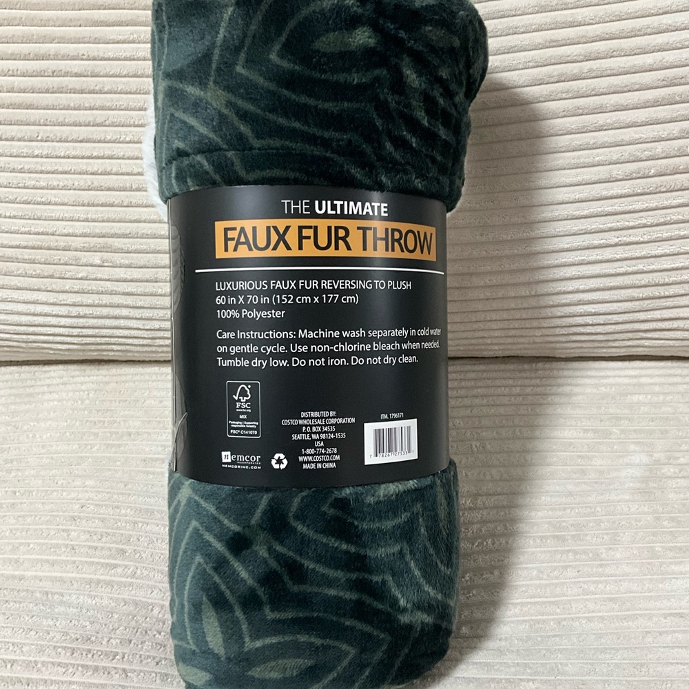 Luxurious Faux Fur Throw Blanket - Green - Picture 4 of 9
